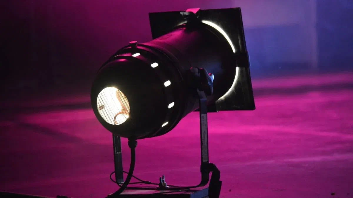 Madame Arthur Enflamme